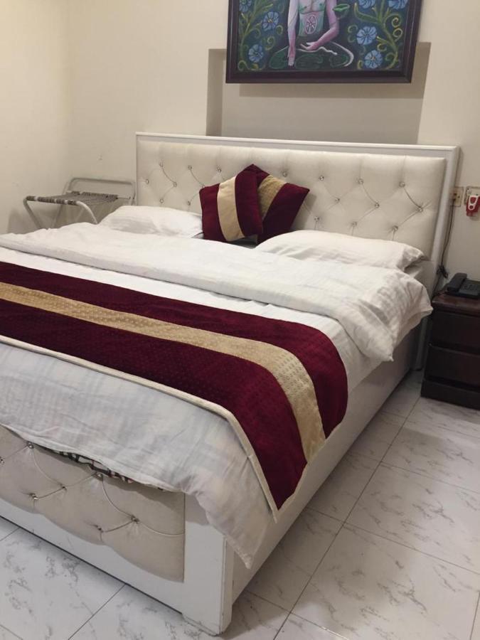 Maplewood Guest House, Neeti Bagh, New Delhiit is a Boutiqu Guest House - room 8 Extérieur photo