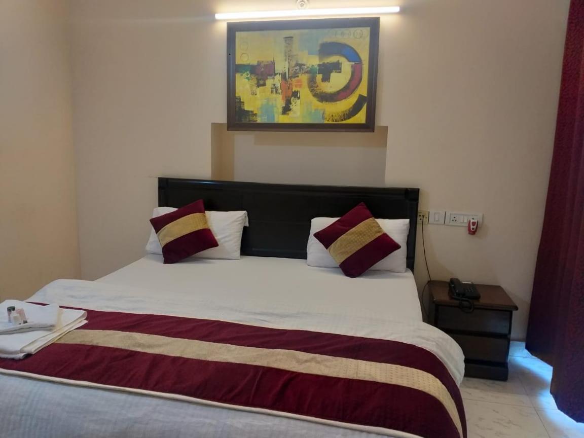 Maplewood Guest House, Neeti Bagh, New Delhiit is a Boutiqu Guest House - room 8 Extérieur photo